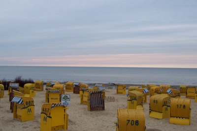 Strandkörbe an der Nordsee - abends