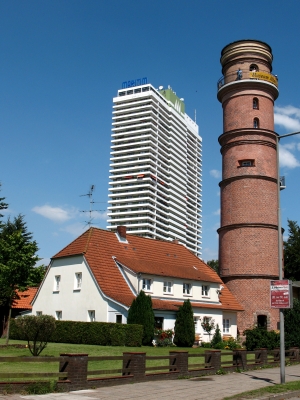 Travemünde Leuchtturm und Hochhaus