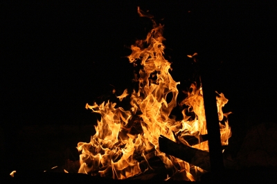 Feuer in der Nacht