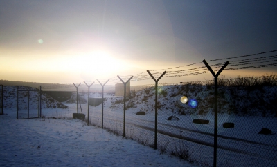 sonnenaufgang hinter Stacheldraht