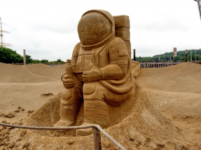 Travemünde Sandworld Astronaut auf dem Mond