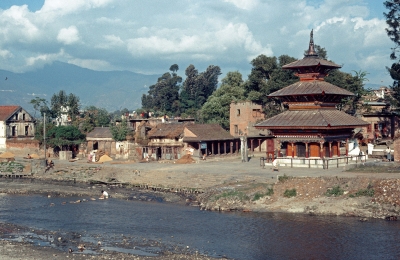 Pagode in Kathmandu am Bagmani River