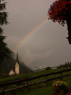 Regenbogen über St. Leonhard