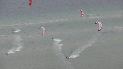 Kite-Surfen auf der Kieler Förde -3-