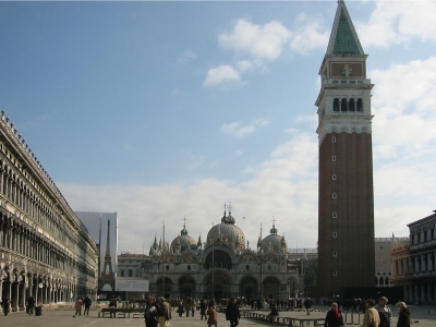 Venedig San Marco mit Bauarbeiten (Eifelturm)