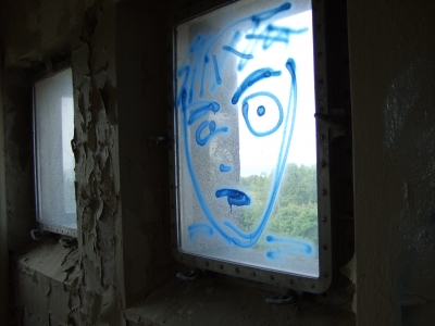 Graffito am Fenster
