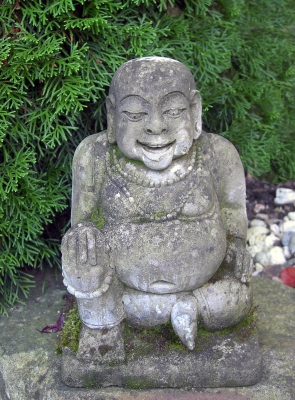 Kleiner, freundlicher, alter Buddha
