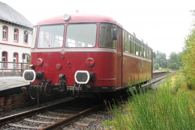 "Roter Brummer" der Vulkaneifel - Querbahn (Uerdinger Schienenbus)