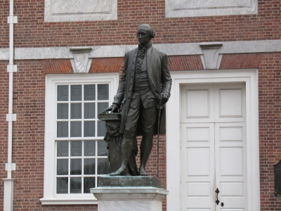 Statue von Benjamin Franklin vor der Independence Hall