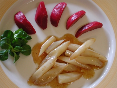 Karamelisierte Schwarzwurzeln mit roten Kartoffeln