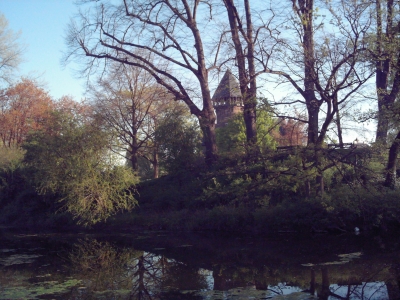 Wassergraben um Burg Linn