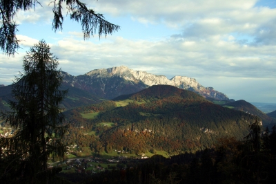 Herbstmorgensonne über Kneifelspitze und Untersbergmassiv