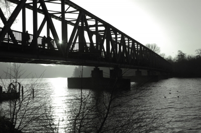 Alte Eisenbahnbrücke am Baldeneysee in Essen