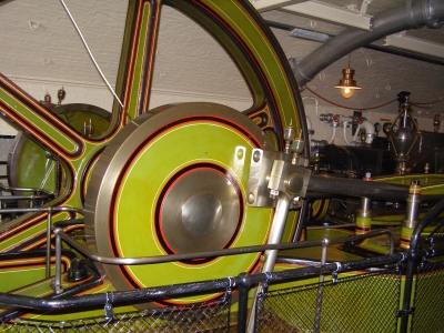 Der alte Dampfmaschinenantrieb der Tower-Bridge_1
