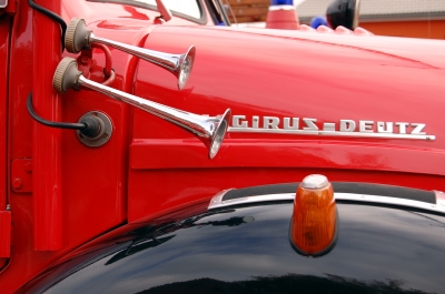 alte Feuerwehr-Fanfare an Magirus Deutz