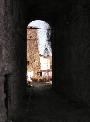 mittelalterliche Gasse in Bolsena (Toscana)