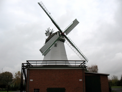 Artlenburg Windmühle vorne