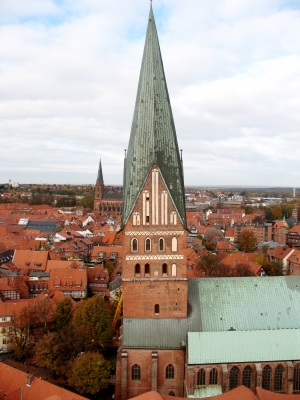 Lüneburg Kirchturm vom Wasserturm aus gesehen