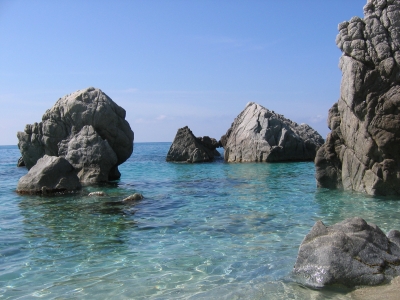 Felsen im Meer von Kalabrien