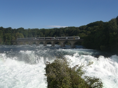 Rheinfall Schaffhausen mit Zug