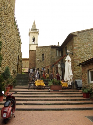 Blick auf die Kirche in Vinci