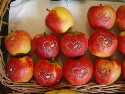 Liebes-Äpfel mit Herz