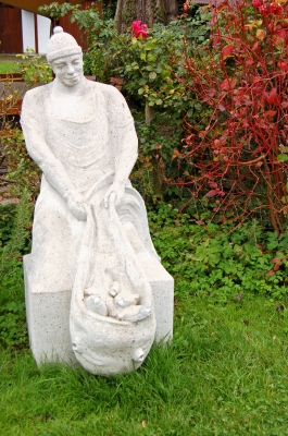 Fischer-Statue