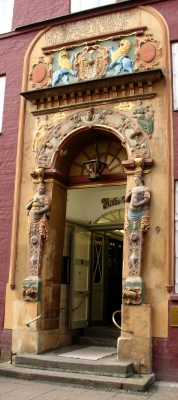 Lüneburg Eingang der Rathsapotheke