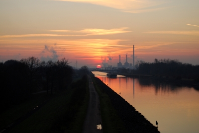 Sonnenuntergang überm Kraftwerk