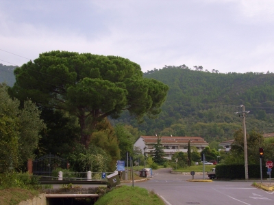 Straßen-Kreuzung in der Toscana