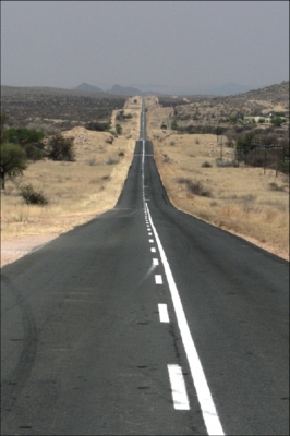 Endlos -  Straße in Namibia