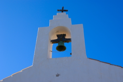 Kirchenglocke einer ibizenkischen Kirche