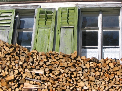 Viel Holz vor der Hütt`n