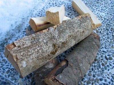 Holz spalten für eine warme Stube 2