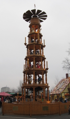 Weihnachtspyramide in Dresden