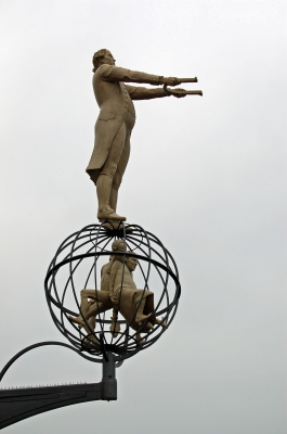 Die »Magische Säule« auf der Mole in Meersburg