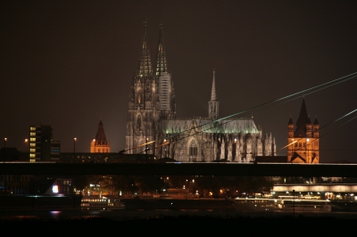 Kölner Dom aus der Ferne