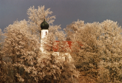 Kirche im Raureif-Kleid 2