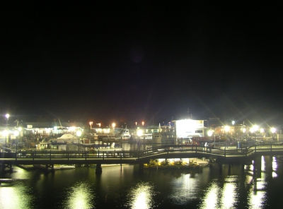 Tewantin Hafen bei Nacht