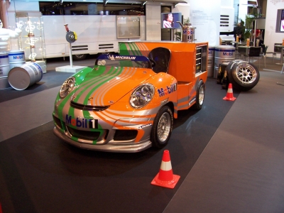 vorne Porsche hinten Werkstatt