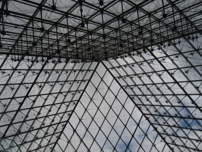 Glasdach vom Luvre Museum in Paris