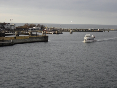 Einfahrt in Hafen von Rostock