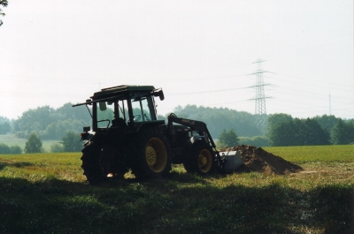 traktor im schatten