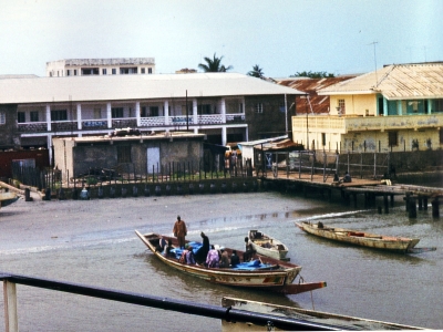 Am Fluss in Banjul ( Gambia )