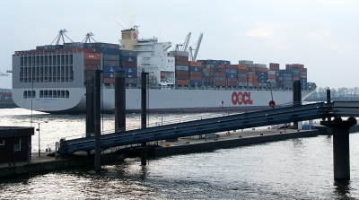 die - OOCL Long Beach -