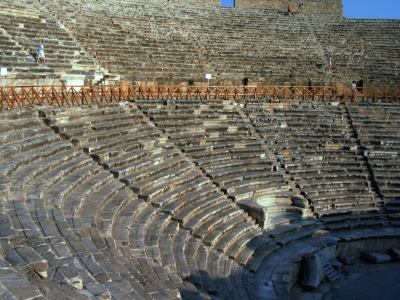 Amphitheater -3-
