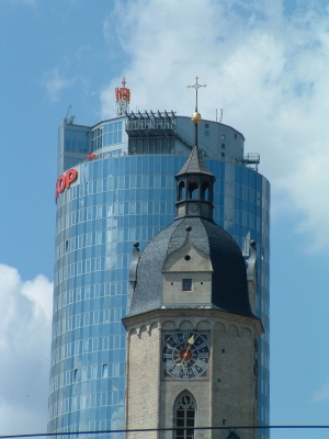 Intershop-Tower mit Stadtkirche