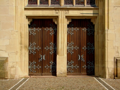 zweiteilige Kirchentür