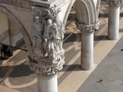 Statuen am Palazzo Ducale