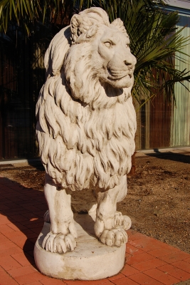 Löwen-Skulptur
